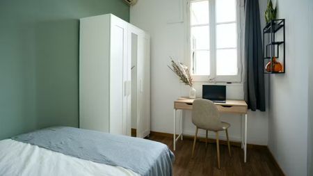 Carrer de Maurici Serrahima, Barcelona, Catalonia 08012 - Photo 3