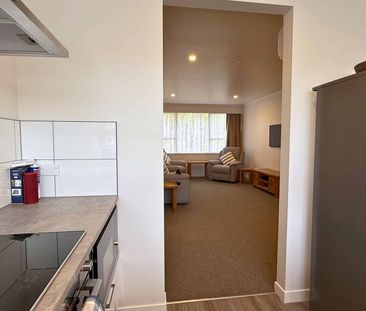 Modern Apartment Living - Photo 2