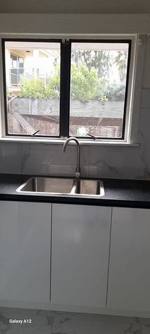 HOUSE FOR RENT IN MT ROSKILL - Photo 5