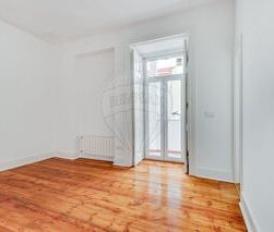Apartment Renovated 3 bedrooms for rent Mercês Lisboa - balcony, ce... - Photo 6