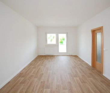 Schöne 2-Raumwohnung mit vollverglastem Balkon - Foto 1