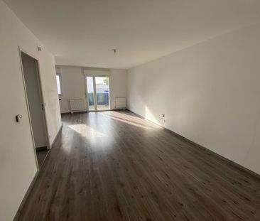 Location Appartement 4 pièces 75m² LE PETIT QUEVILLY 76140 - Photo 2