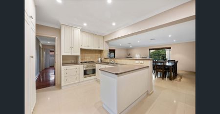 Spacious Indoor/Outdoor Family Home - Photo 4