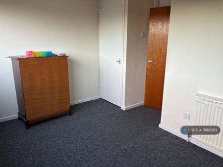 3 bedroom detached house to rent - Photo 5