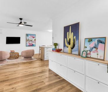 Stylishly Renovated & Steps from the Best of Palm Beach - Photo 2
