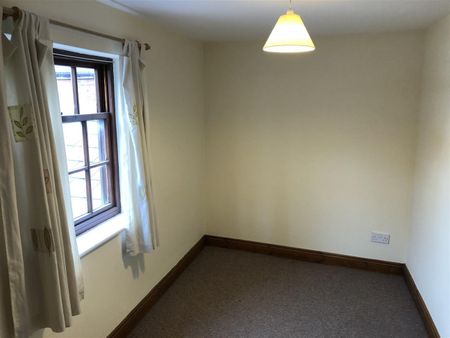 Parsonage Street, Dursley - Photo 2