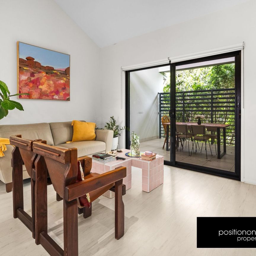 Modern 3-Level Townhouse in Boutique Complex - Photo 1