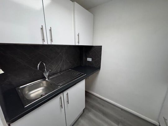 BeoleyRoadWest, REDDITCH - Photo 1