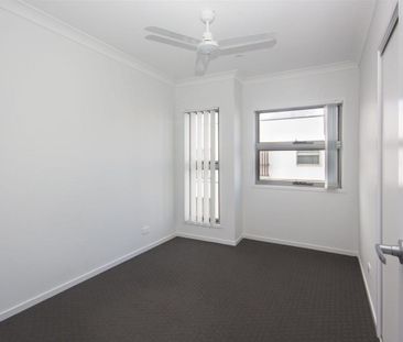 Modern 3 Bedroom Townhouse - Photo 5