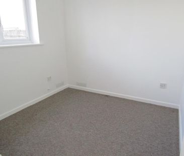 2 bedroom ground floor maisonette to rent - Photo 2