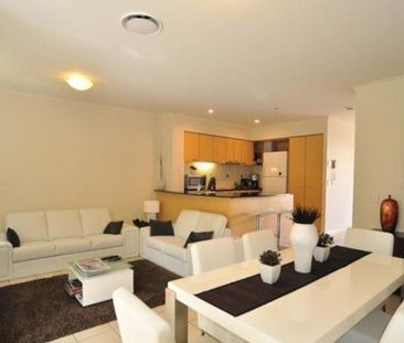 8854 Magnolia Drive East, Hope Island QLD 4212 - Villa For Rent | D... - Photo 1