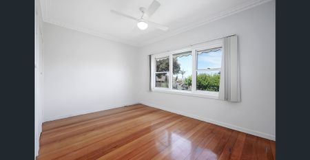 Classic & Well-Maintained Family Home - Photo 3