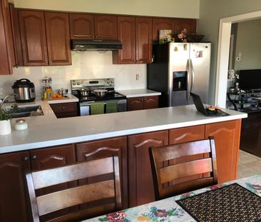 For Lease - 28 Puttingedge Drive, Whitby, Ontario - Photo 6