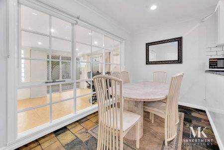 Spacious Family Home in a Prime Location - Photo 3