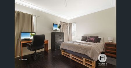 Lovely Post-War Home! - Photo 5