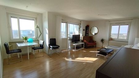 Ljus 2a med fin utsikt, nära till tunnelbana och pendel, köpcentrum och grönområde med strand - Photo 2