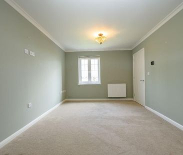 4 bedroom detached house to rent - Photo 2