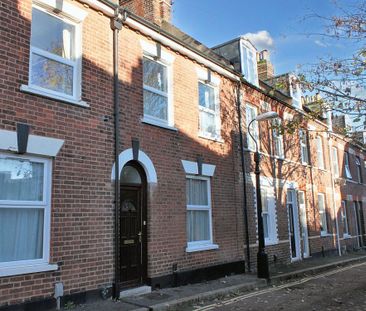 3 bedroom terraced house to rent - Photo 3