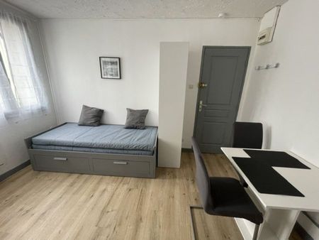 CHARMANT PETIT STUDIO PROCHE CENTRE VILLE ET TOUTES COMMODITEES - Photo 3