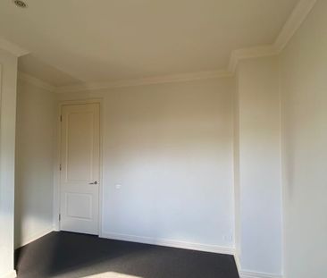 30 Beech St, Caulfield South VIC 3162 - House For Rent | Domain - Photo 5