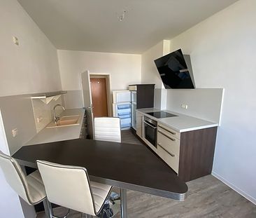 Helle 3-Raum-Wohnung mit Einbauküche zu vermieten - Photo 1