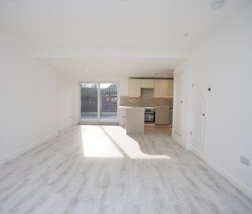 3 bedroom semi-detached house to rent - Photo 3