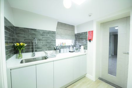 1 Bed Flat, Carnarvon Road, RG1 - Photo 5