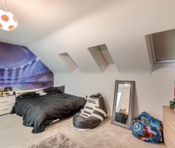 5 bedroom Detached house To Let - Photo 3