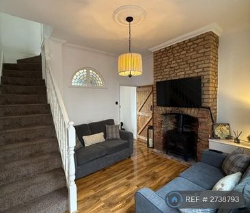 2 bedroom terraced house to rent - Photo 2