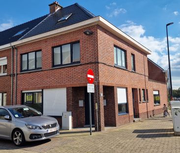 Gelijkvloers appartement met garage nabij centrum! - Photo 2