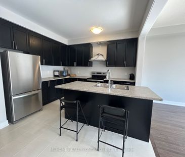 Townhouse For Lease | E8139708 - Photo 6