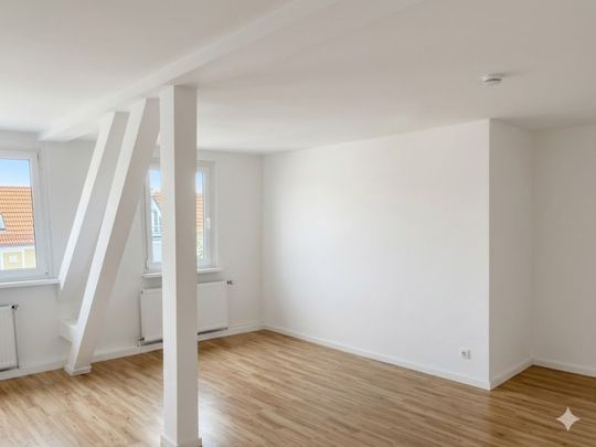 Schöne, helle 2-Raumwohnung im Dachgeschoss - Photo 1