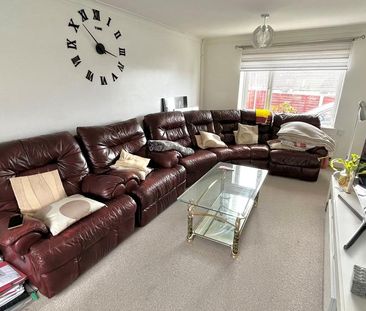 3 bedroom end of terrace house to rent - Photo 1