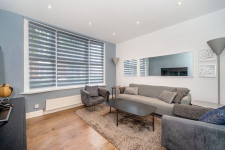 3 bedroom flat to rent - Photo 2