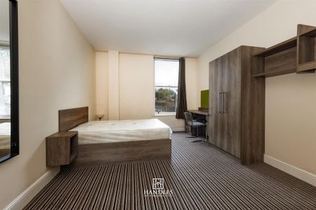 8 bedroom flat to rent - Photo 2