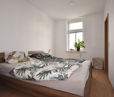 2-Raum • Einbauküche • Gartenmitbenutzung • Laminat • ruhige Lage •... - Photo 2