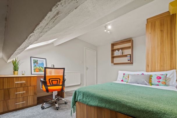 3 VICTORIA ROAD Leeds - LS6 1AS - Photo 1