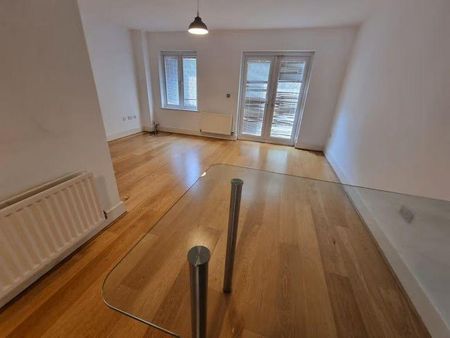 4 bedroom semi-detached house to rent - Photo 3