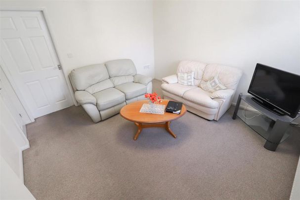 3 bedroom terraced house to rent - Photo 1