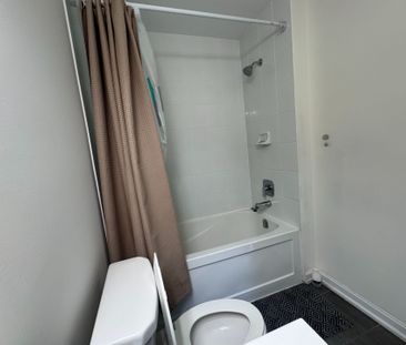 For Lease - 58 Heron Park Place, Toronto, Ontario - Photo 2