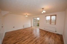 3 bed House - Semi-Detached for Rent - Photo 2