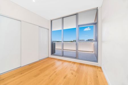 Spacious 2 Bedroom with Media Desk and Extra Large Balcony! - Photo 5