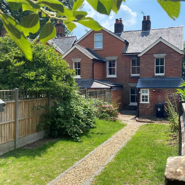 3 bedroom semi-detached house to rent - Photo 1
