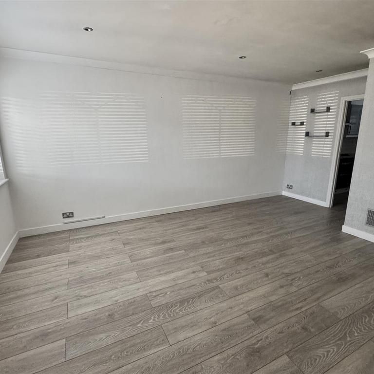 4 bedroom house to rent - Photo 1