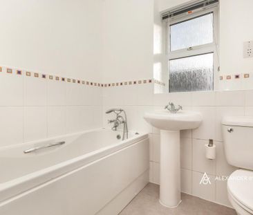 3 bedroom terraced house to rent - Photo 6