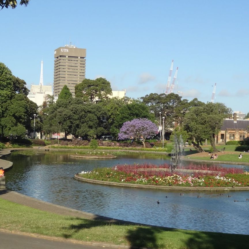 Renovated Loft with Air Conditioning at the heart of Broadway - Photo 1