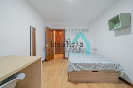 Alquiler de piso en Calle Félix Aramburu - Photo 2