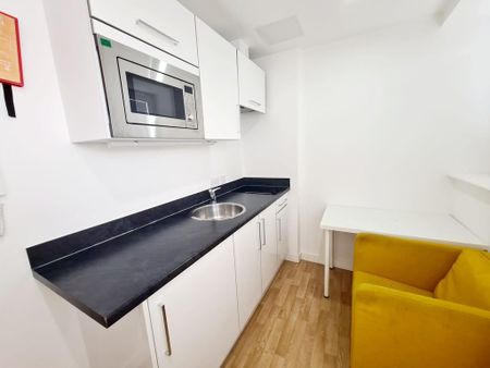 Studio to rent - Photo 3