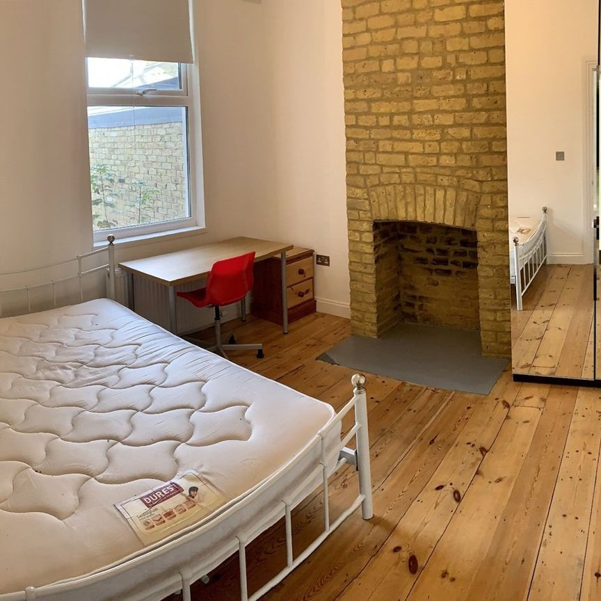 Room in a Shared House, Billington Road, SE14 - Photo 1