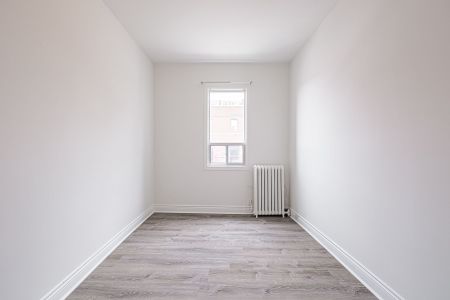 For Lease - 413 Crawford Street, Toronto, Ontario - Photo 2